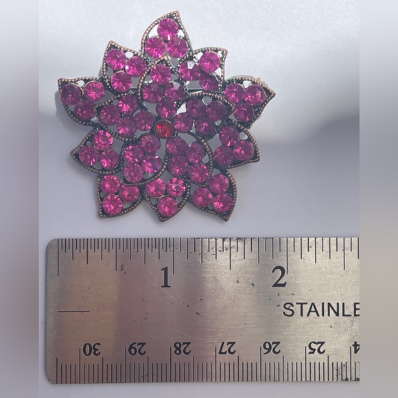 Purple flower brooch pin signed JG - Picture 5 of 9